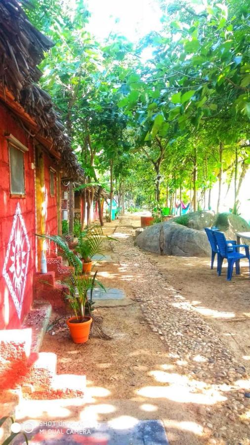Om Shanti Om Homestay Hampi Εξωτερικό φωτογραφία