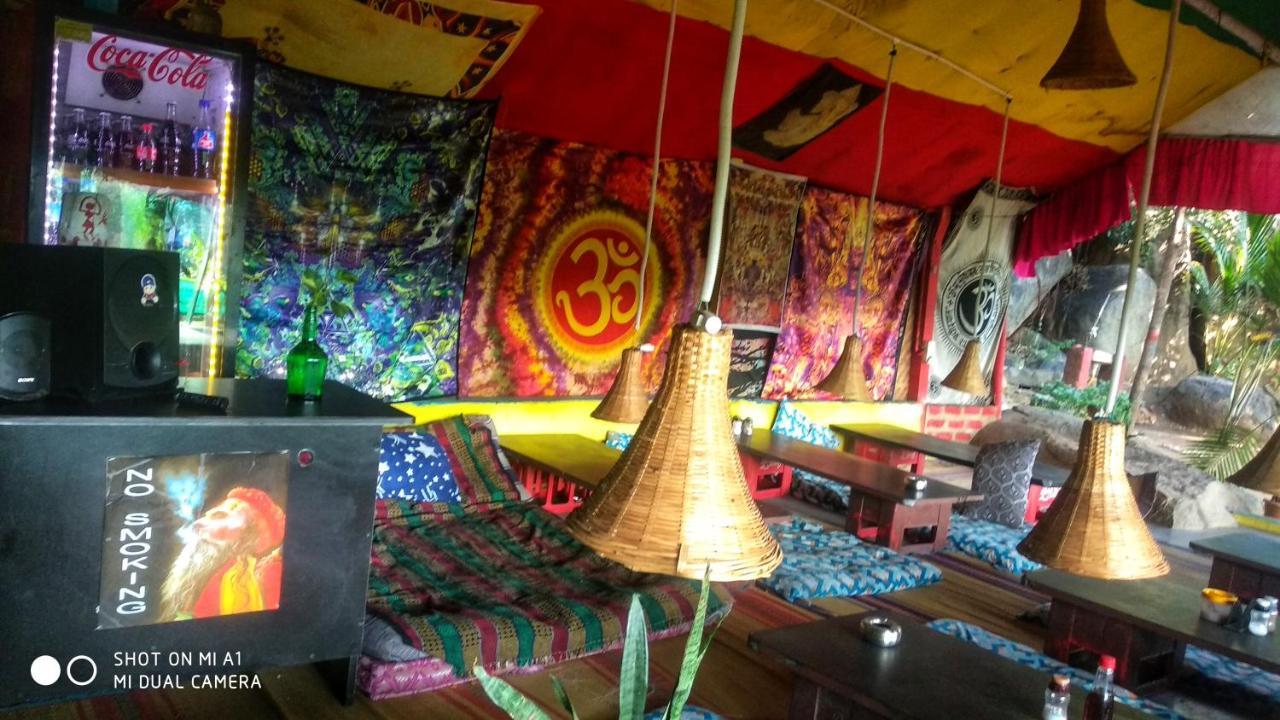 Om Shanti Om Homestay Hampi Εξωτερικό φωτογραφία